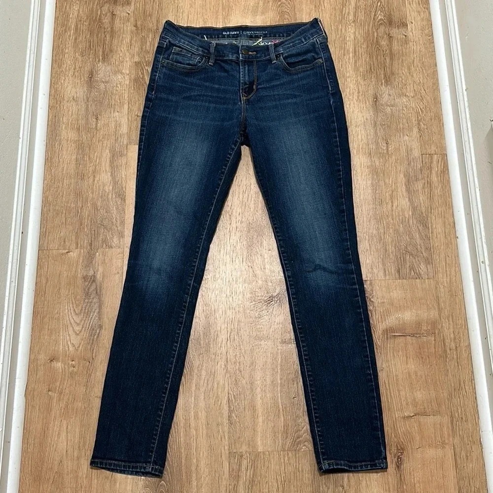OLD NAVY | Woman's Embroidered Curvy/Profile Mid-Rise Denim Jeans, Size 6 - Picture 2 of 5